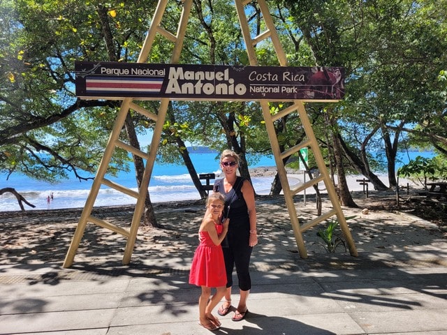 Manuel Antonio med barn