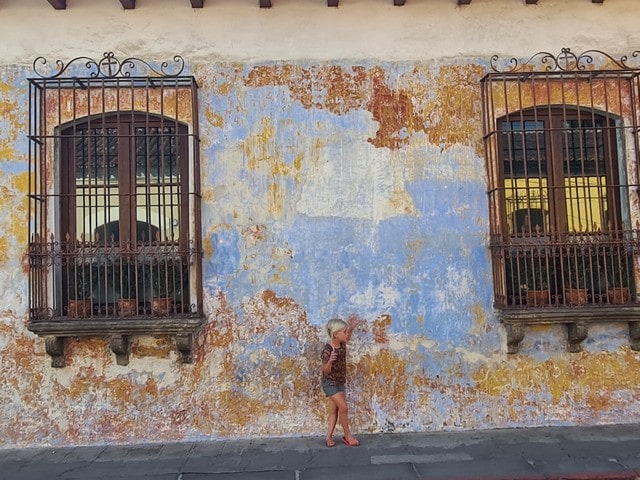 Antigua med barn