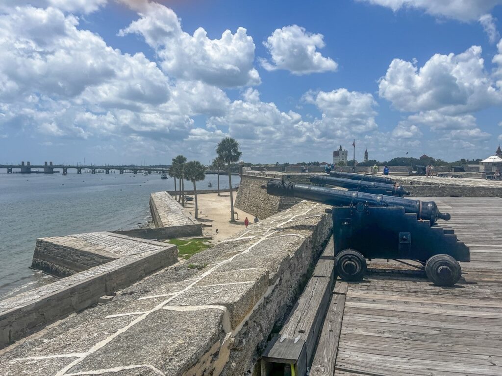 St. Augustine met kinderen
