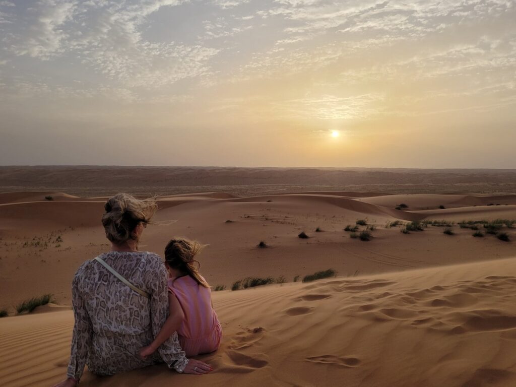 Wahiba Sands med barn